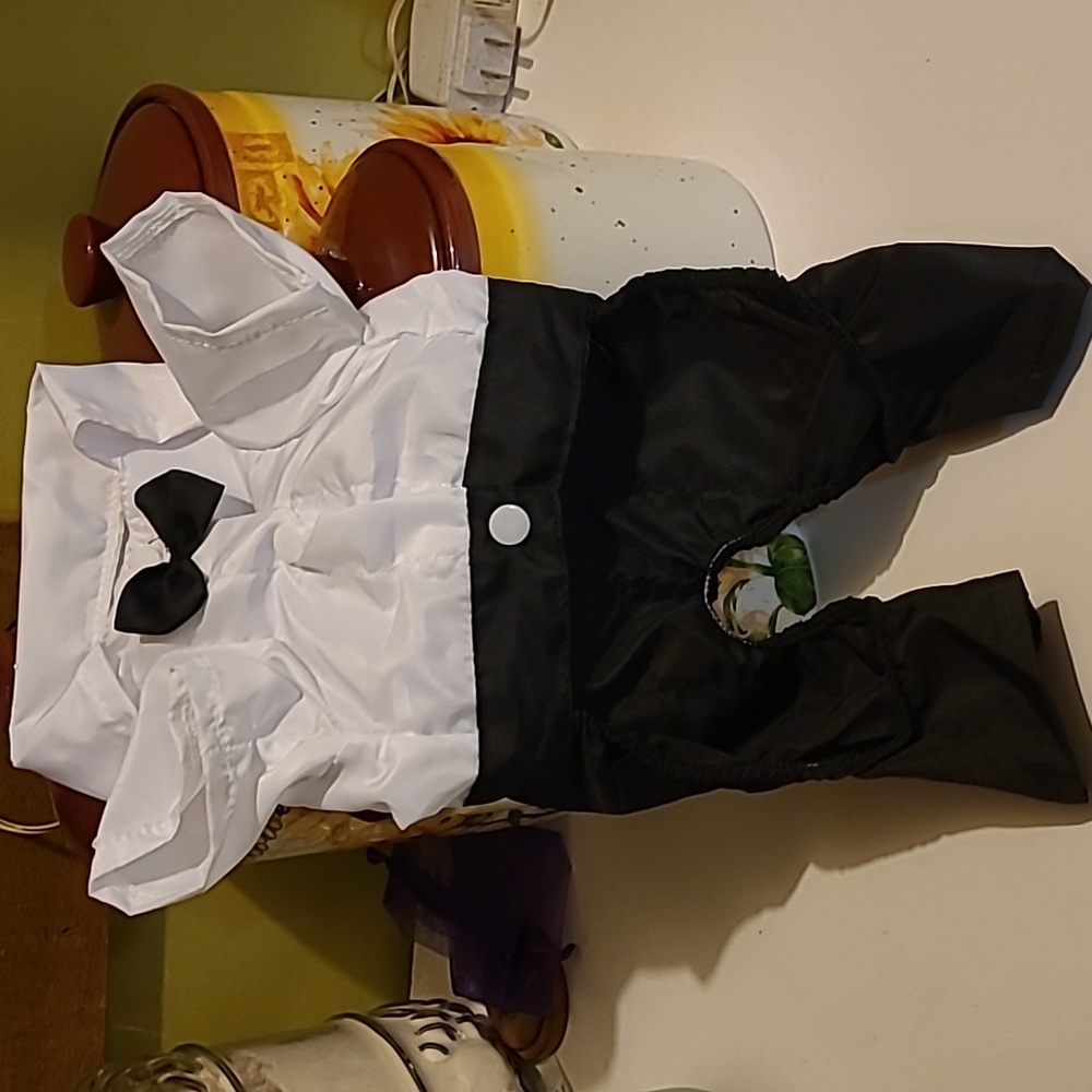 Small dog tuxedo - Picture 1 of 4